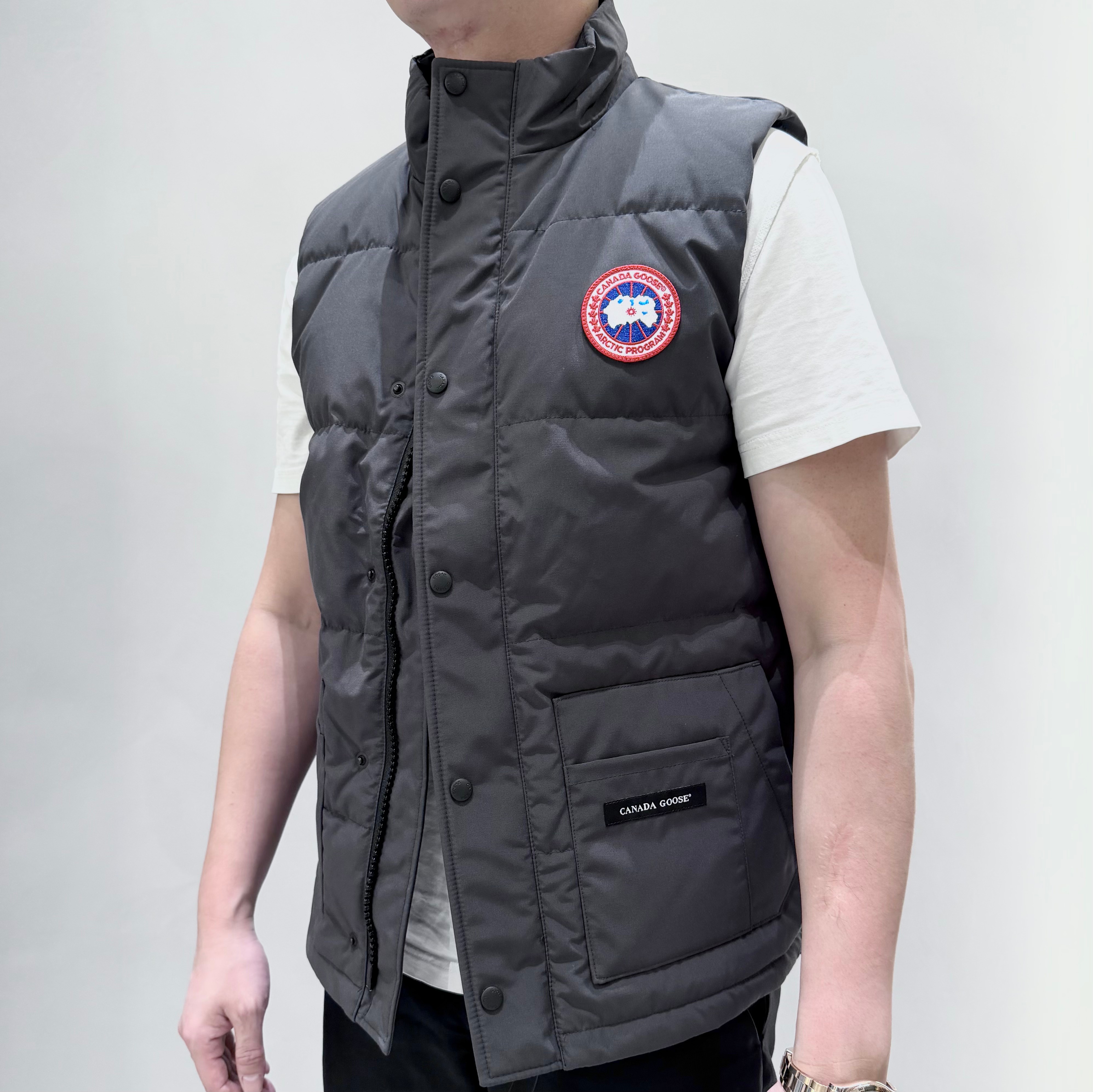 未使用 CANADA GOOSE 加拿大鹅2054M66 经典派克羽绒马甲石墨灰色