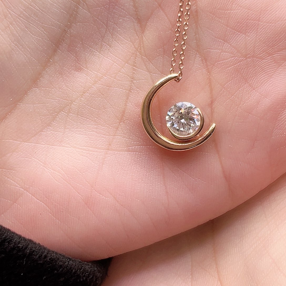 项链实验室培育钻石18K金镶嵌1.024ct K玫瑰金月亮项链45cm