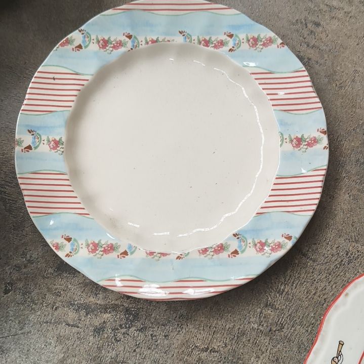 陶瓷盘子碗啥都有