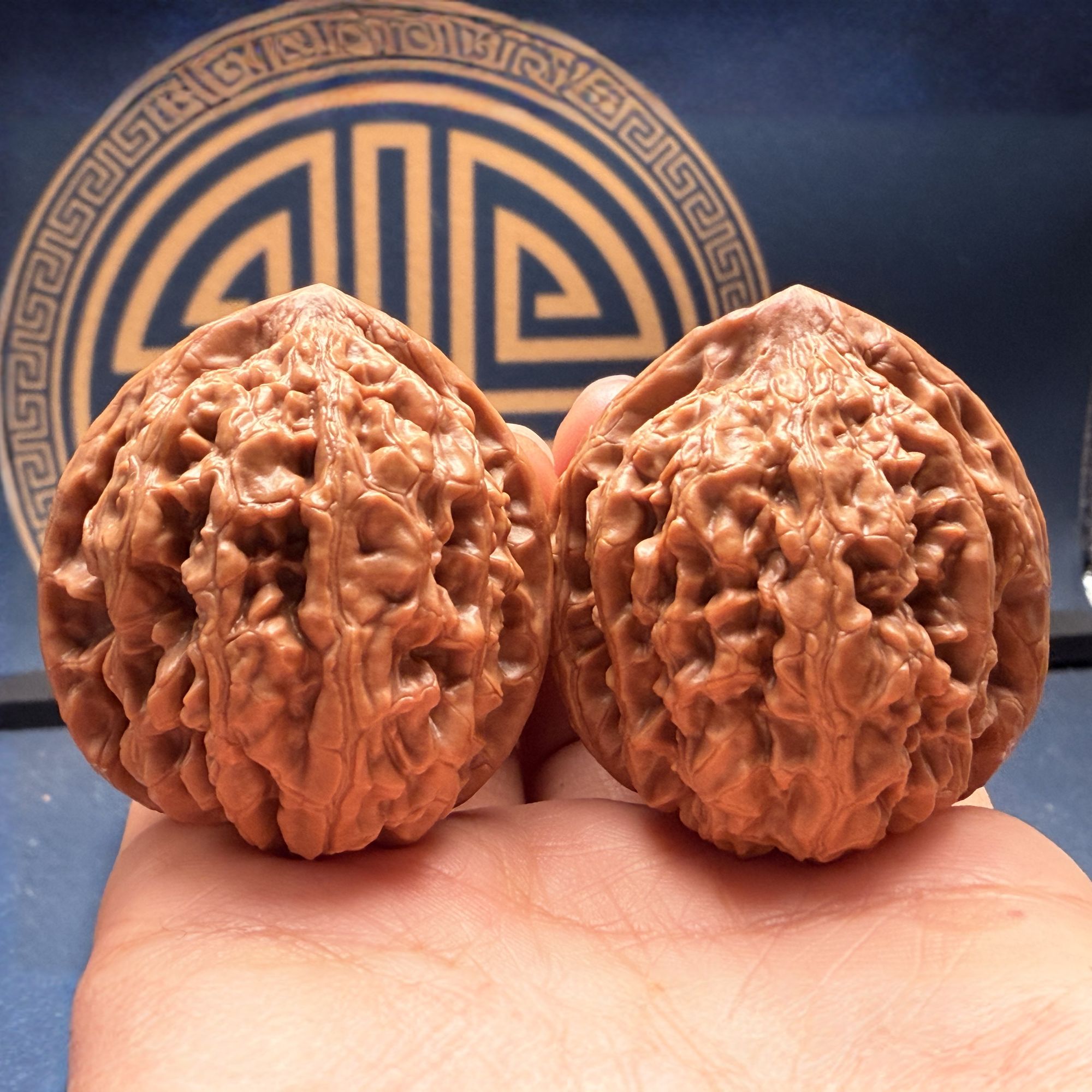 精品文玩核桃牡丹纹