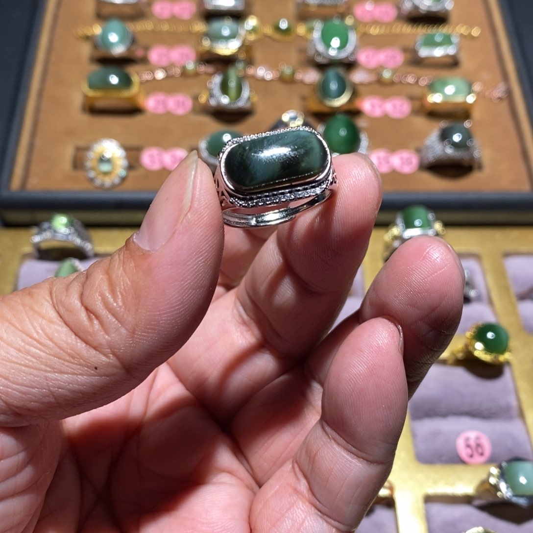 和田玉（碧玉）戒指未镶嵌