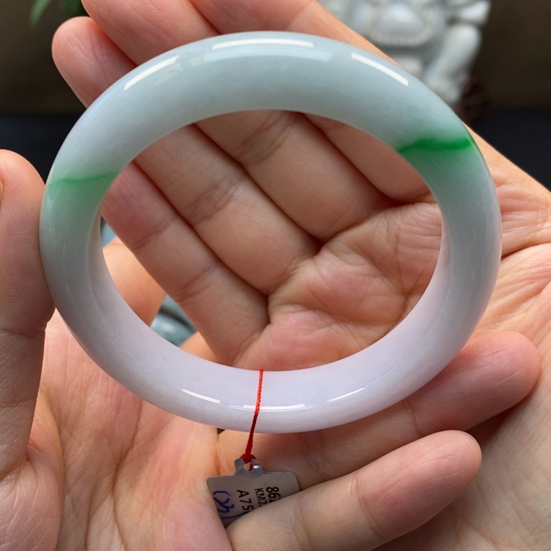 翡翠手镯未镶嵌天然