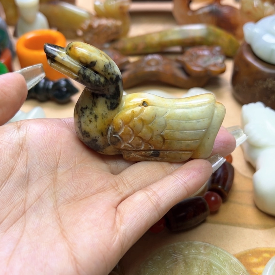 【闪购商品】蛇纹石玉颈饰未镶嵌