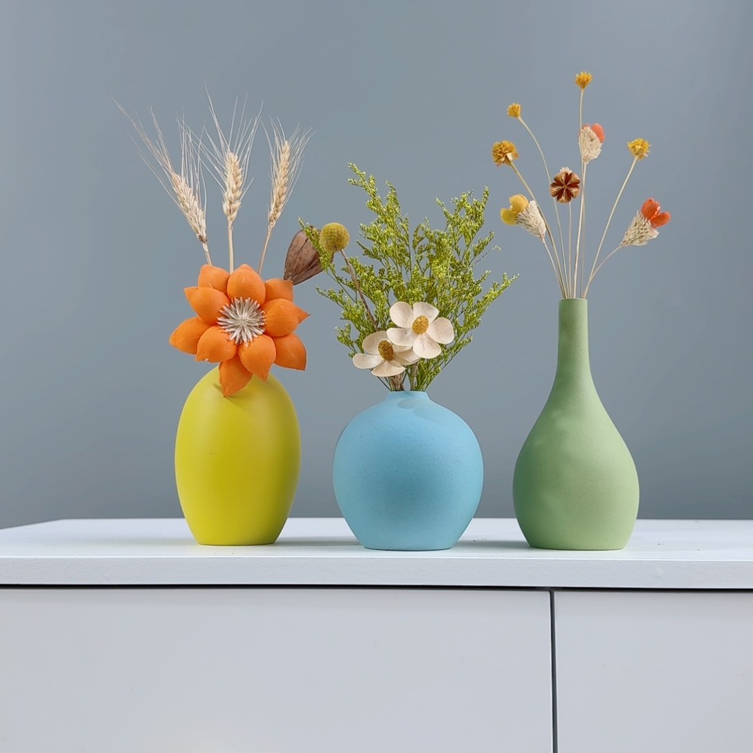 摆件陶瓷小花瓶含花总高约20-30cm