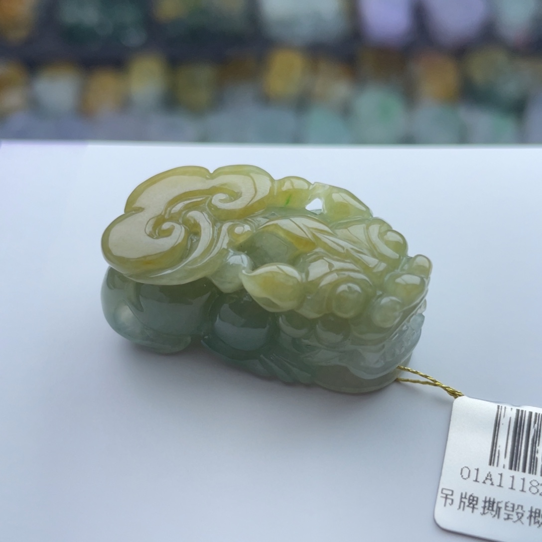 翡翠颈饰未镶嵌貔貅