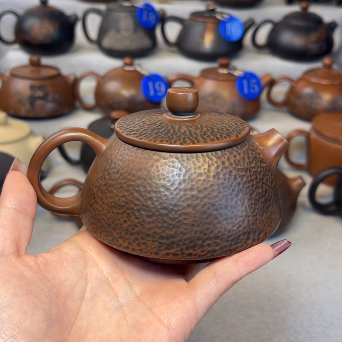 【闪购商品】红泥 微瑕 容量 210c c