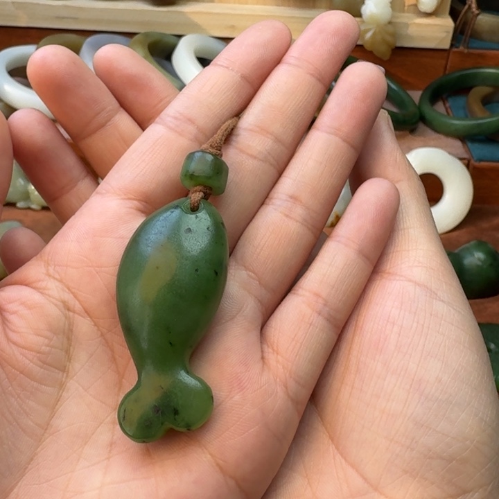 随****和田玉未镶嵌戒指