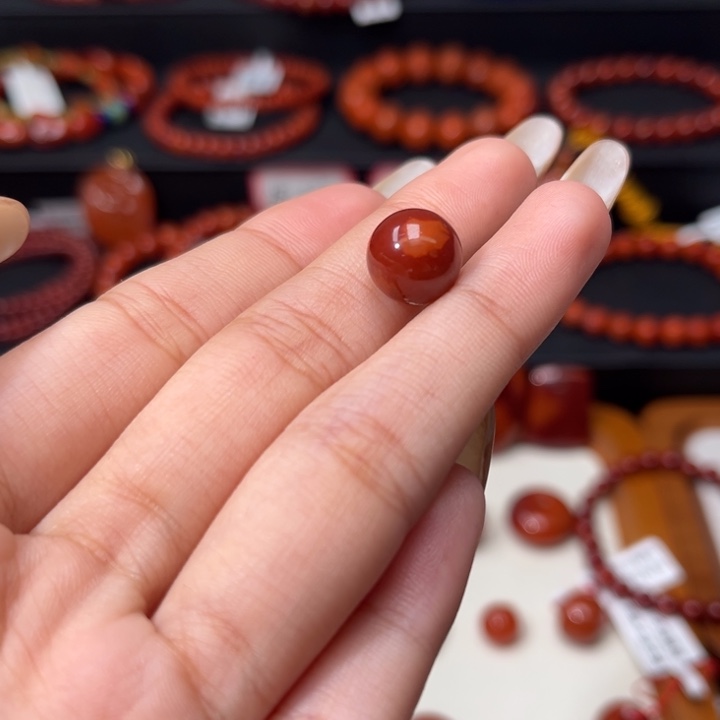 G***琪南红玛瑙未镶嵌牛血红单珠10mm