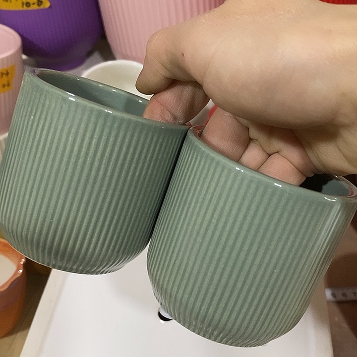 陶瓷花盆有孔 瑕疵介意勿拍 