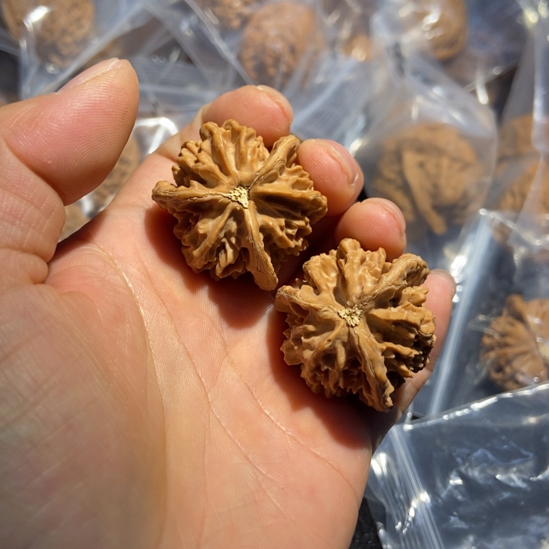 吊坠文玩核桃盘山三棱100