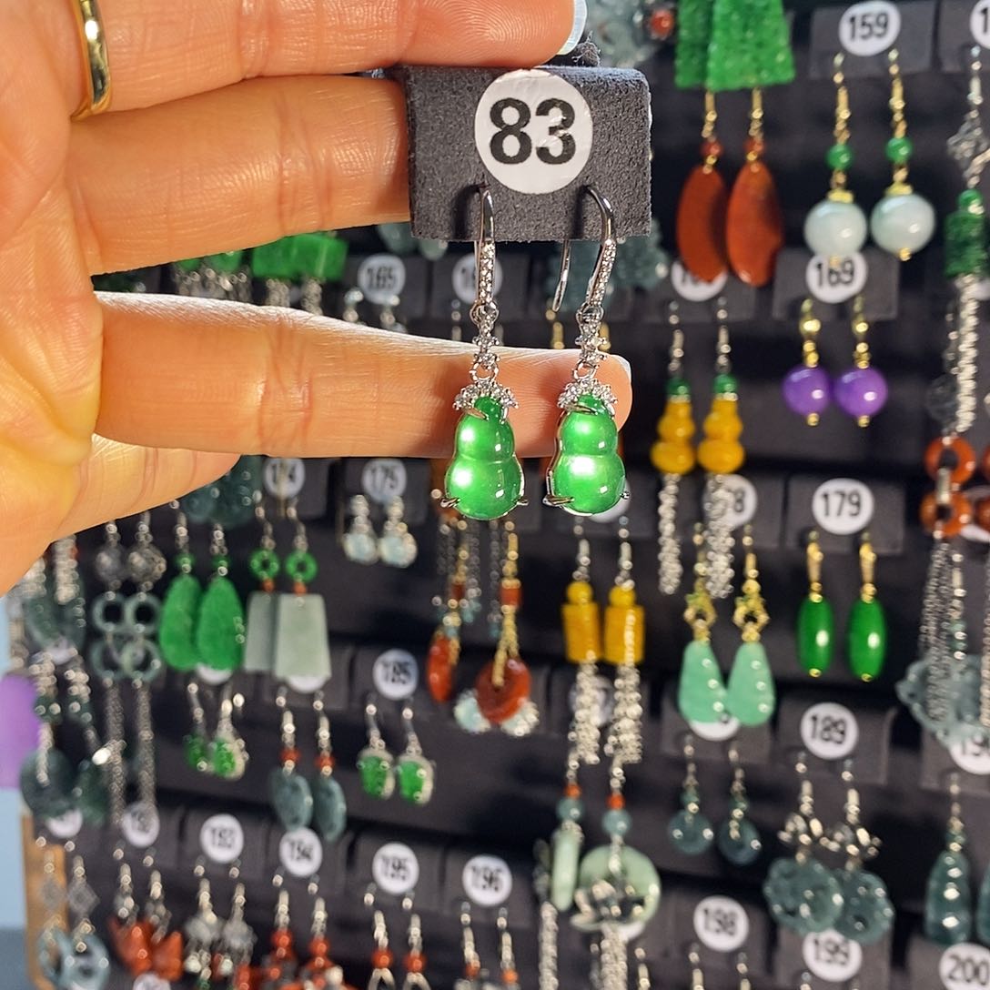 银S925镶嵌翡翠耳饰左边的83