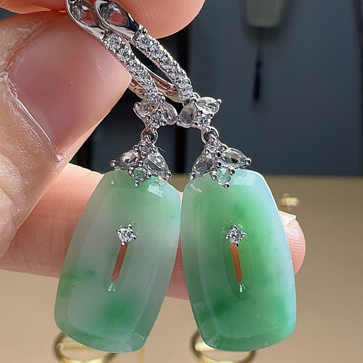 翡翠耳饰18K金镶嵌耳饰