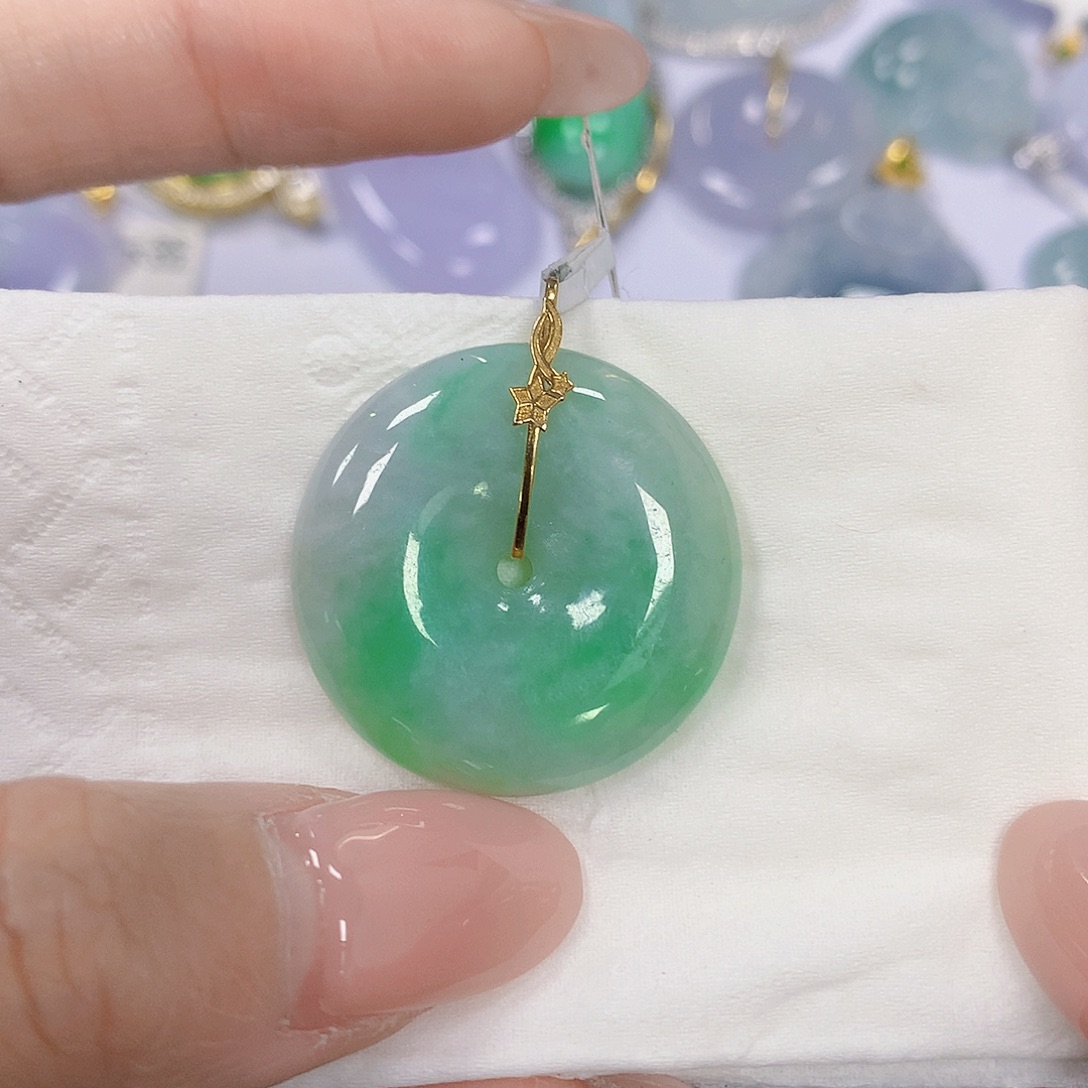 翡翠18K金镶嵌颈饰天然翡翠a货 百元以上9米证书费自理