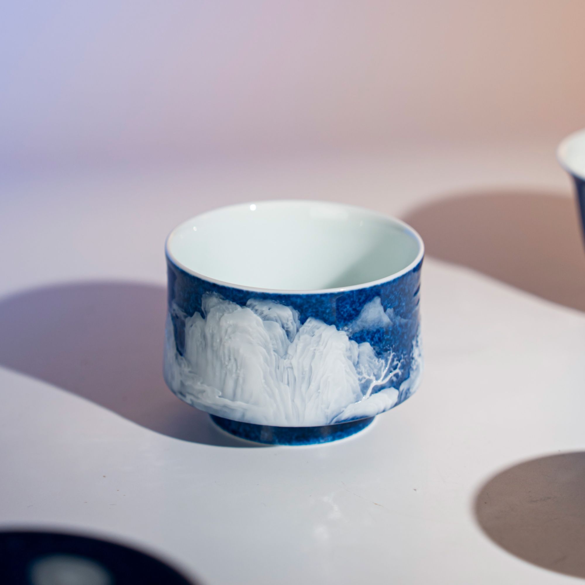 【瓷见如故】初蓝舍洒蓝溪山行旅图杯   cls671