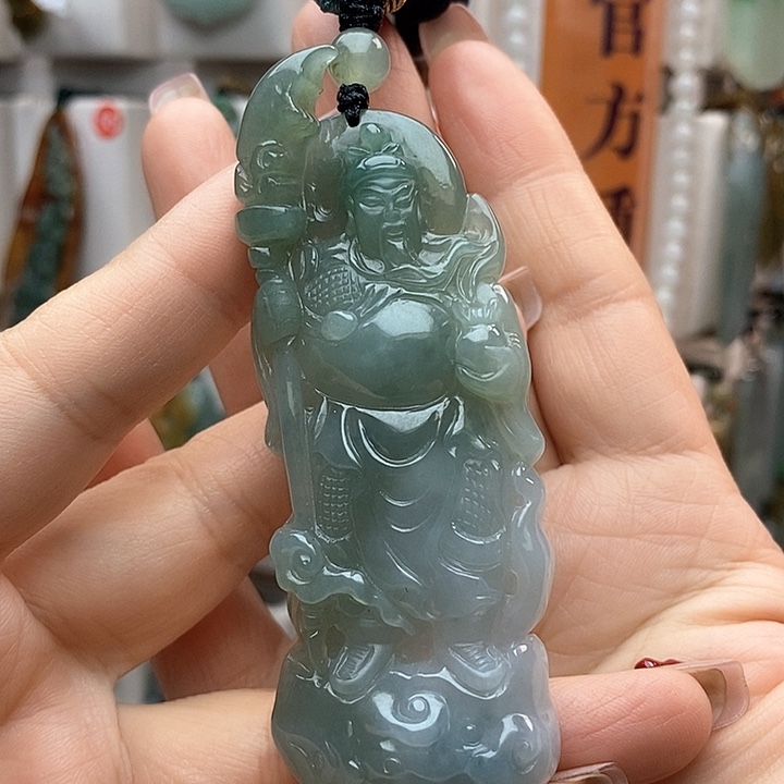 翡翠颈饰未镶嵌每天