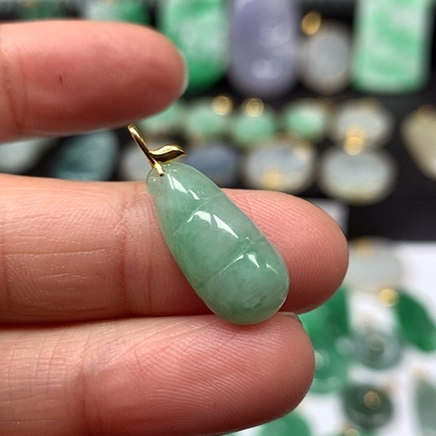 翡翠吊坠(不含链)18K金镶嵌