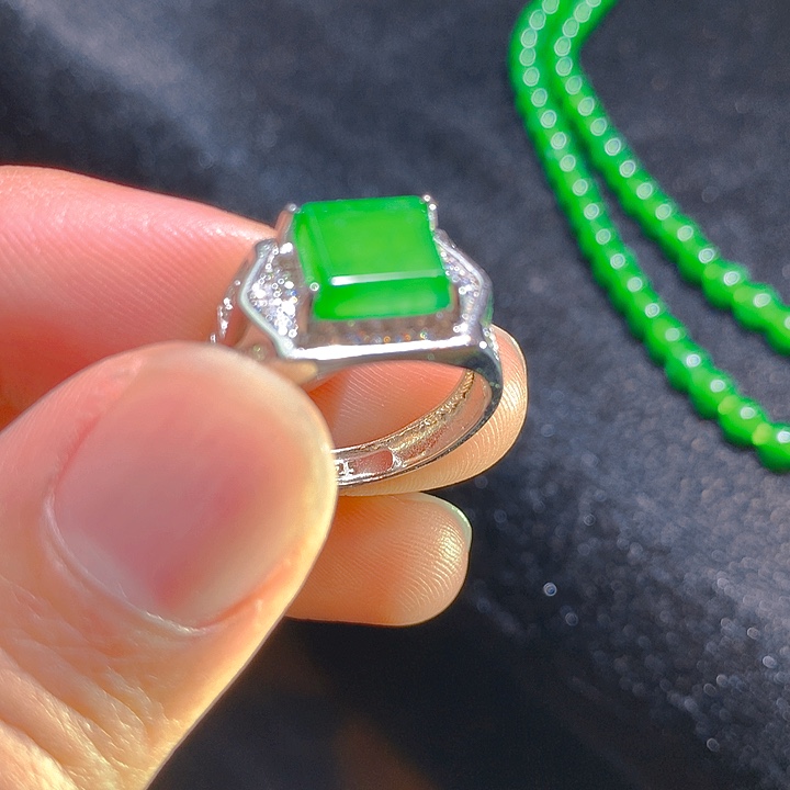 【闪购商品】翡翠颈饰银S925镶嵌翡翠