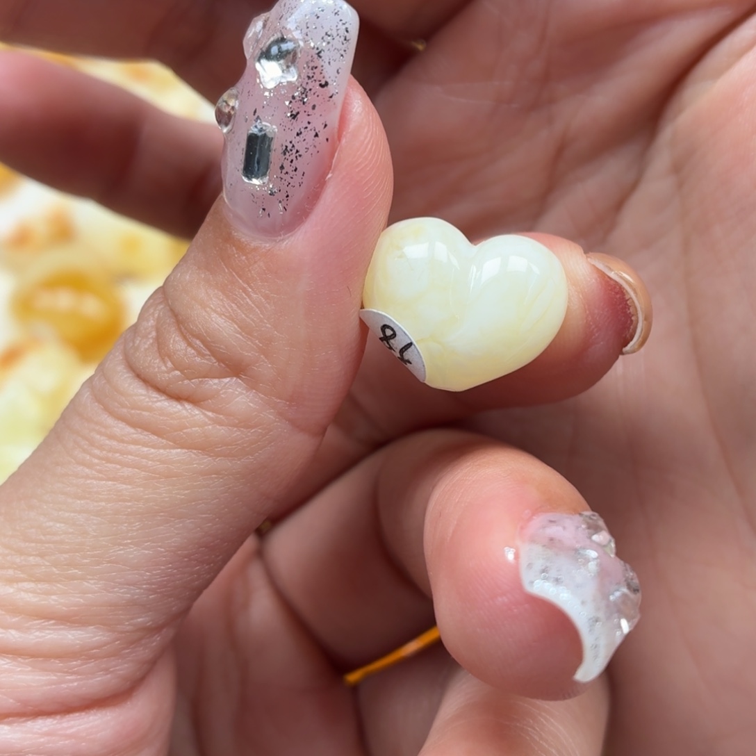 琥珀未镶嵌裸石蜜蜡