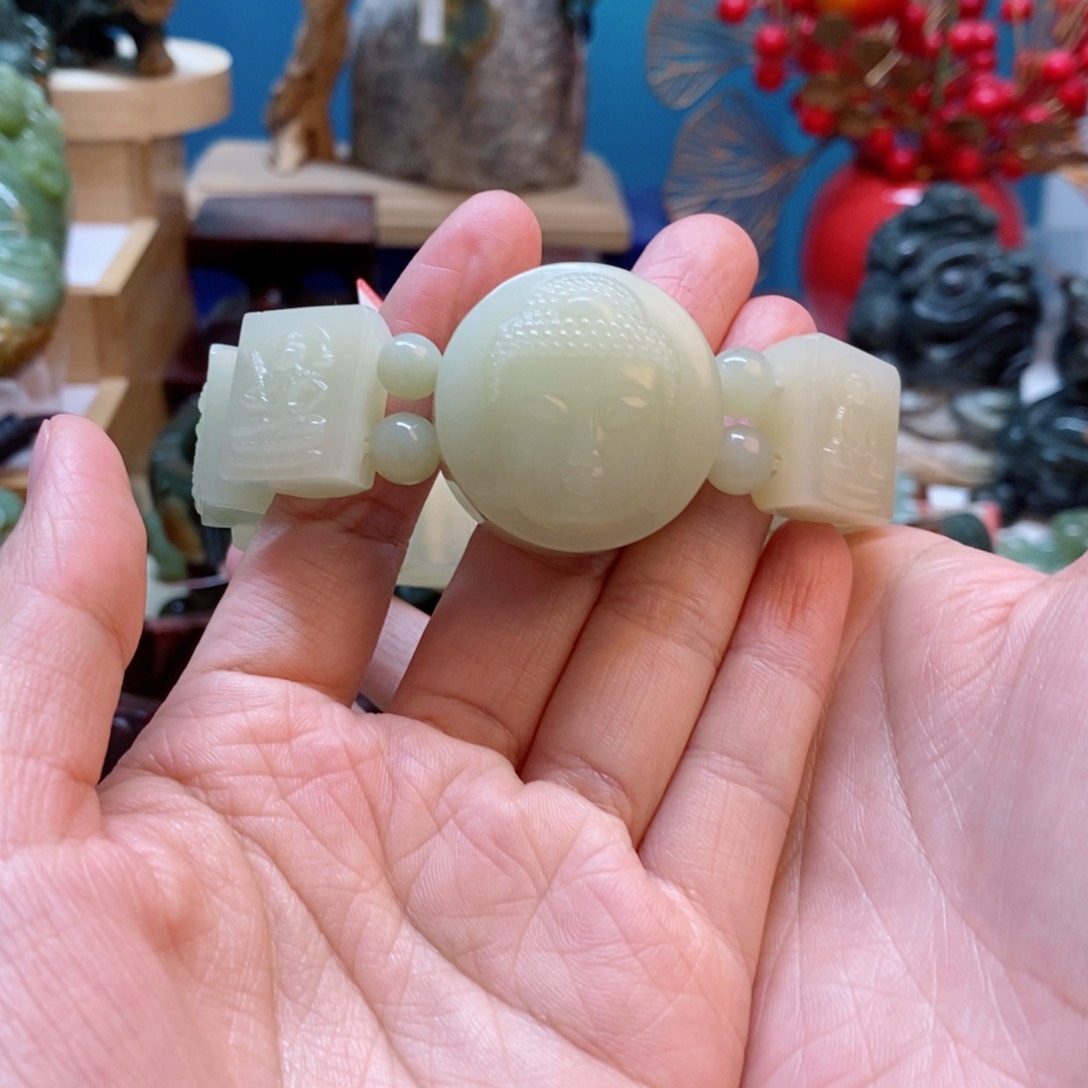 透闪石质玉手牌未镶嵌虎*