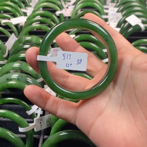 和田玉（碧玉）手镯未镶嵌薛****爷