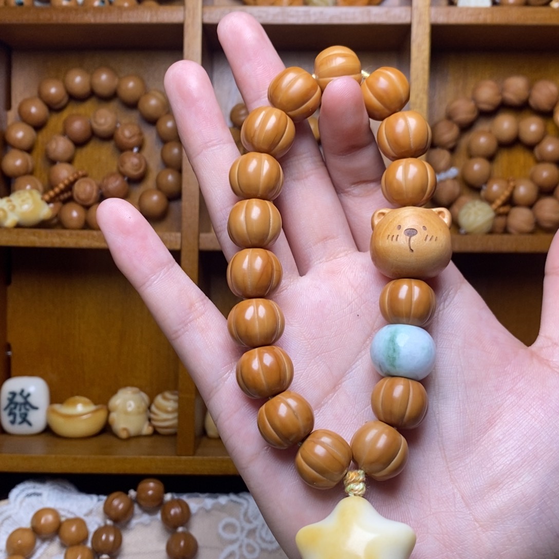 把件猴头核桃南瓜酥