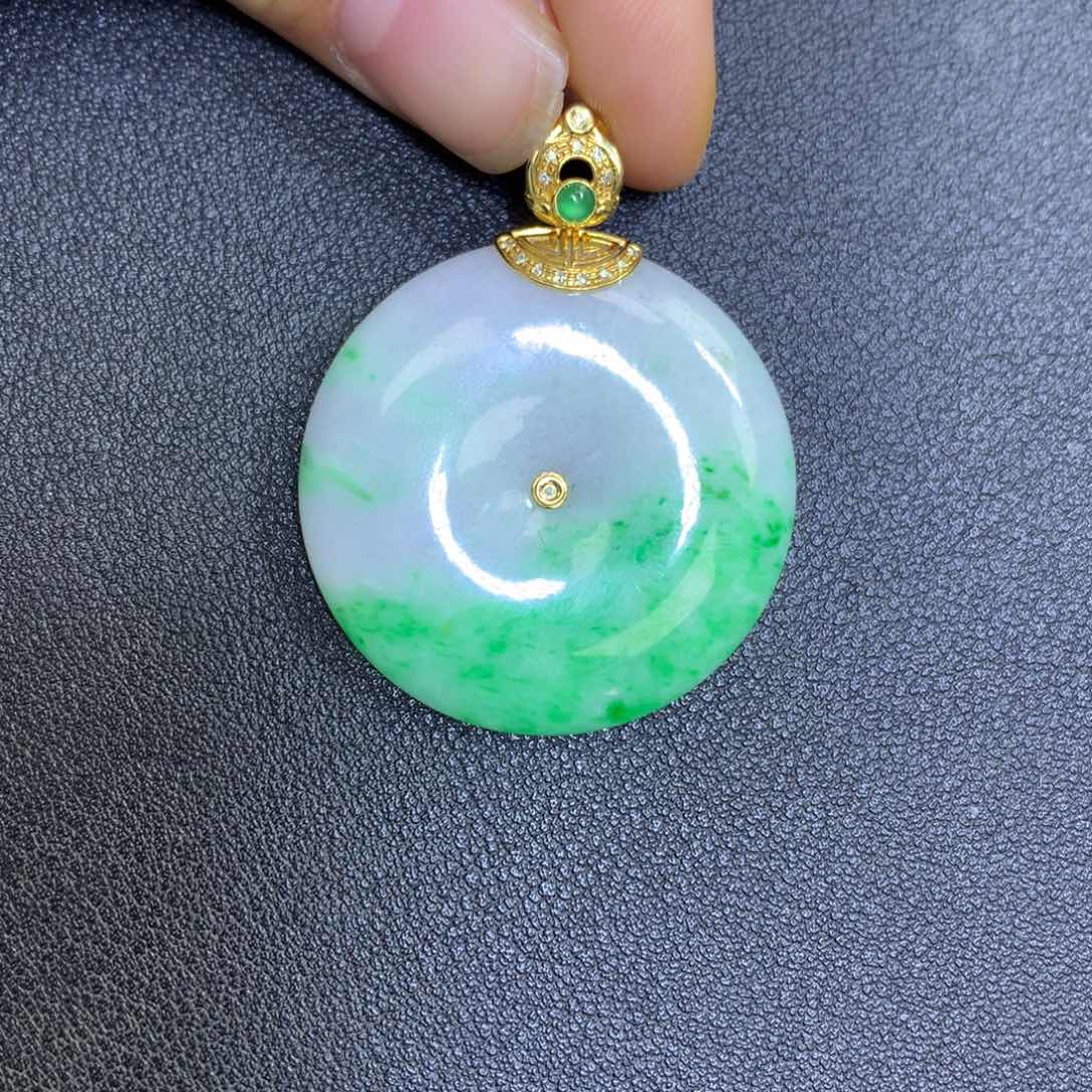 翡翠颈饰18K金镶嵌翡翠