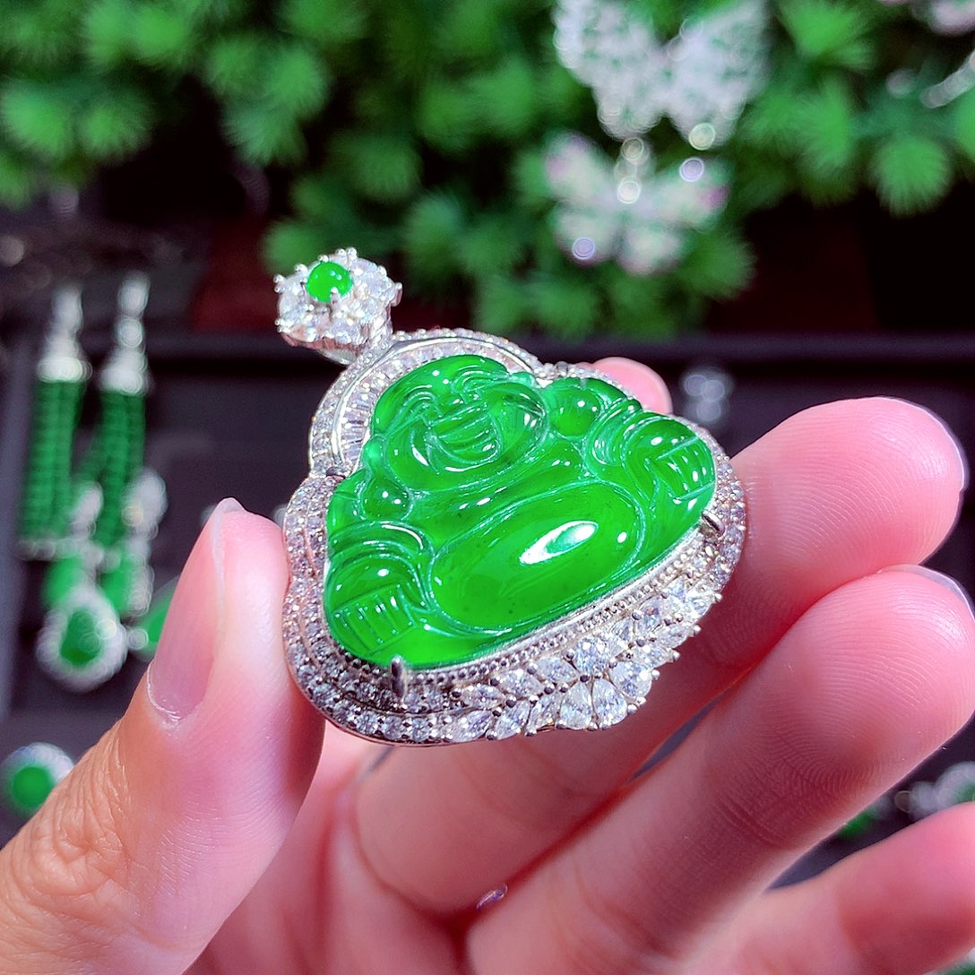 颈饰未镶嵌翡翠天然