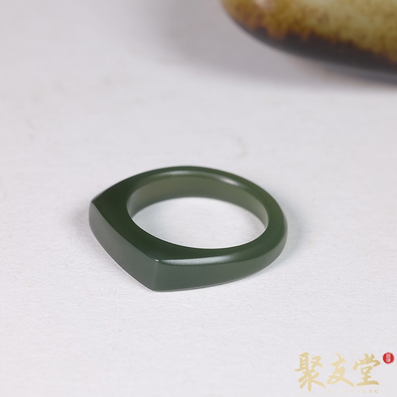 聚友堂王伟玉雕18.3内径18号新疆和田玉籽料沙枣青戒指马鞍戒672