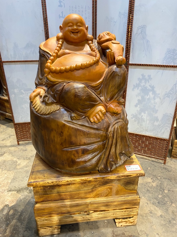 香樟木整木精工满雕坐佛