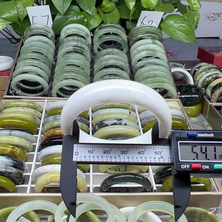 蛇纹石玉未镶嵌手镯22