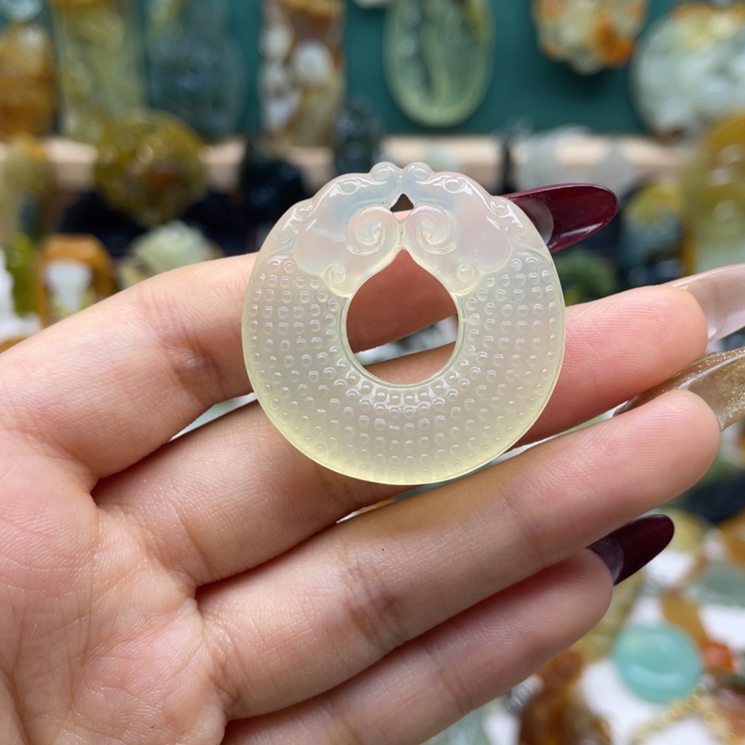 蛇纹石玉吊坠(不含链)未镶嵌