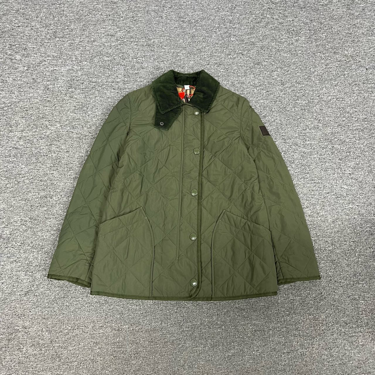 99新 BURBERRY/博柏利 经典菱格纹 灯芯绒领 橄榄绿棉服 xxs码