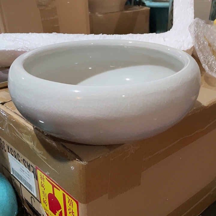 陶瓷花瓶，茶杯茶具。