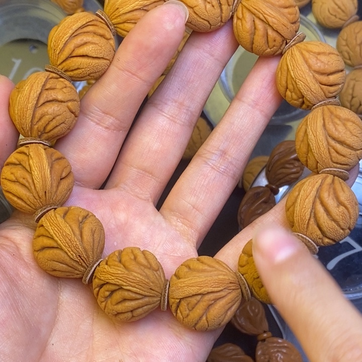 弯***穗桃核吊坠秦岭龙纹桃核222