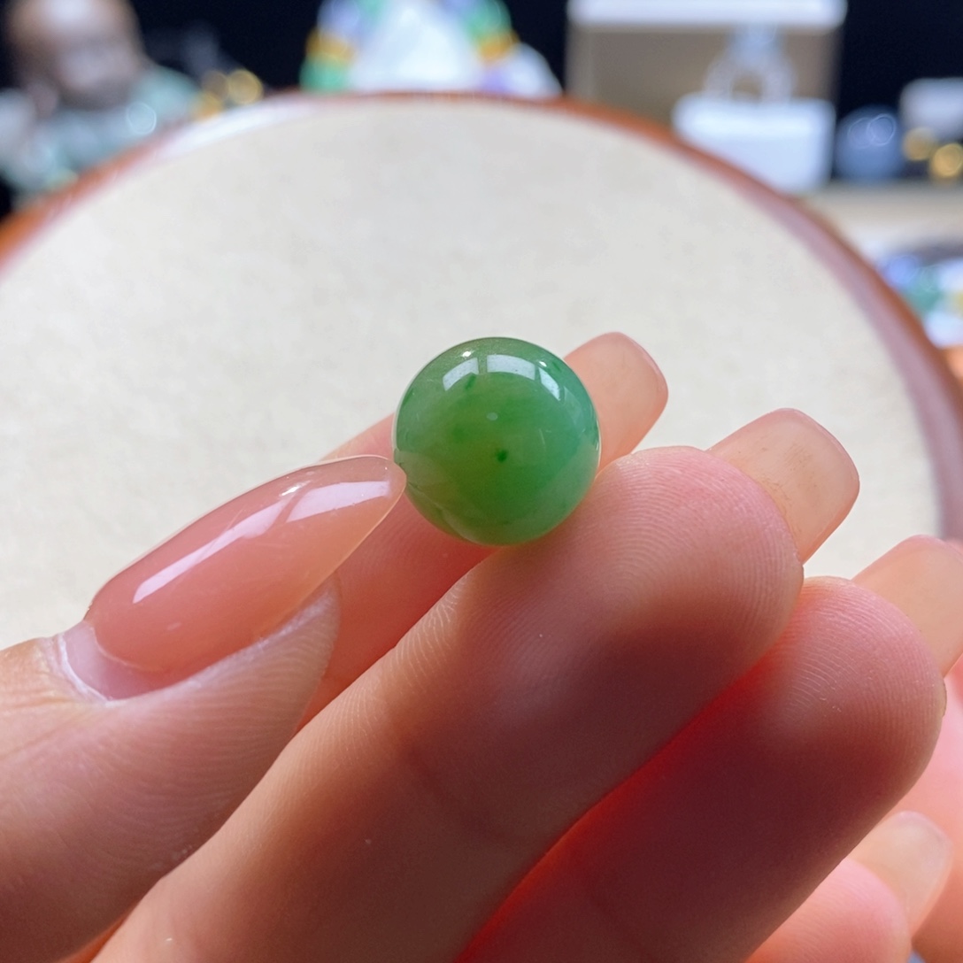 翡翠未镶嵌颈饰翡翠黄加绿圆珠