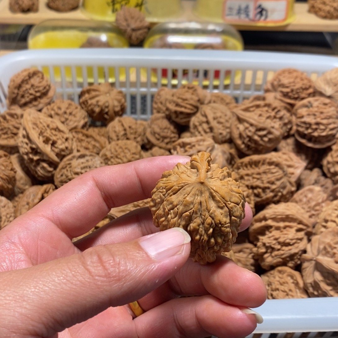 快***恼文玩核桃吊坠核桃异形