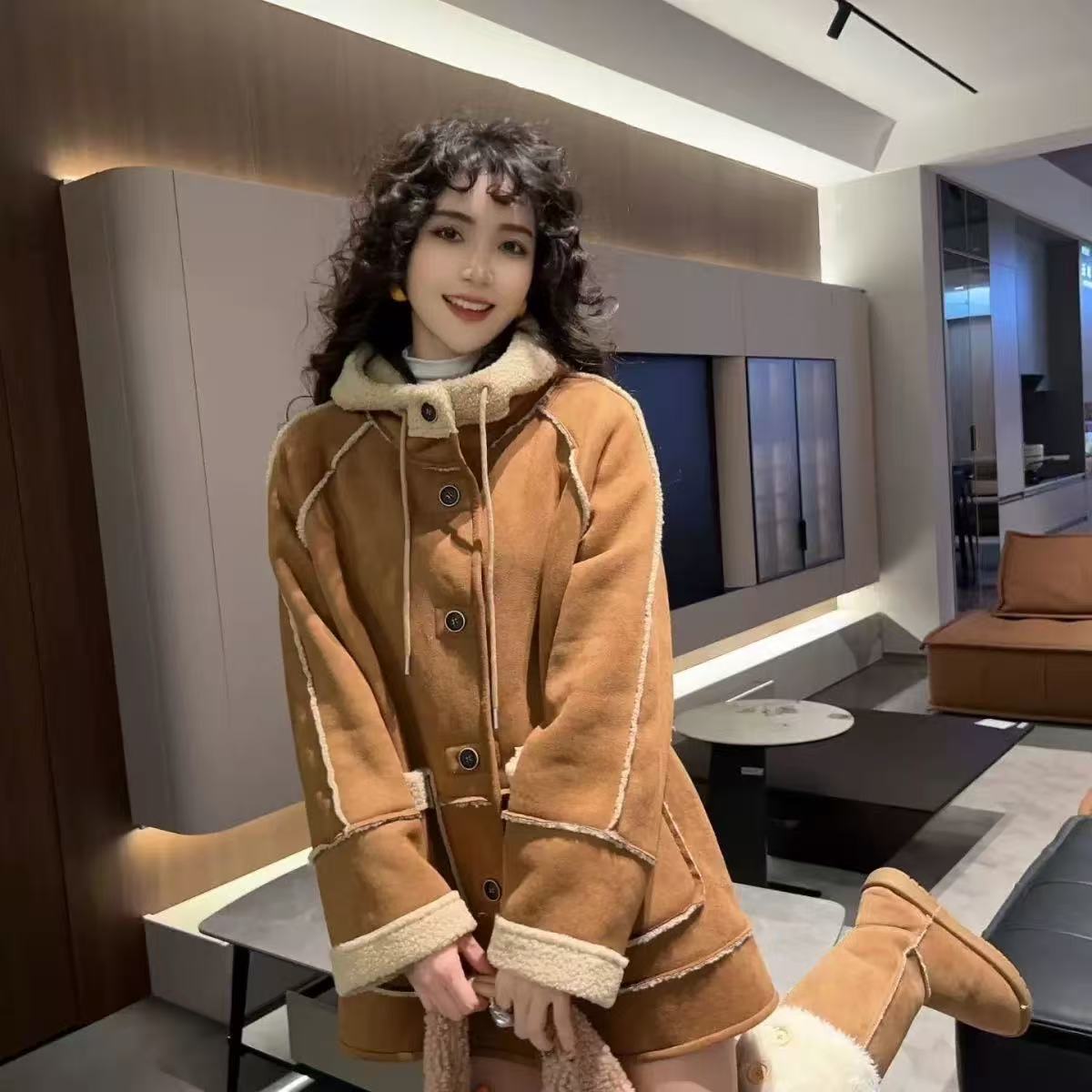 2025年秋冬季新款女拼接连帽中长款保暖外套休闲时尚宽松大妈女装