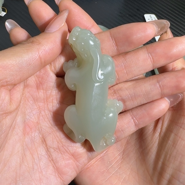 終***提和田玉未镶嵌颈饰