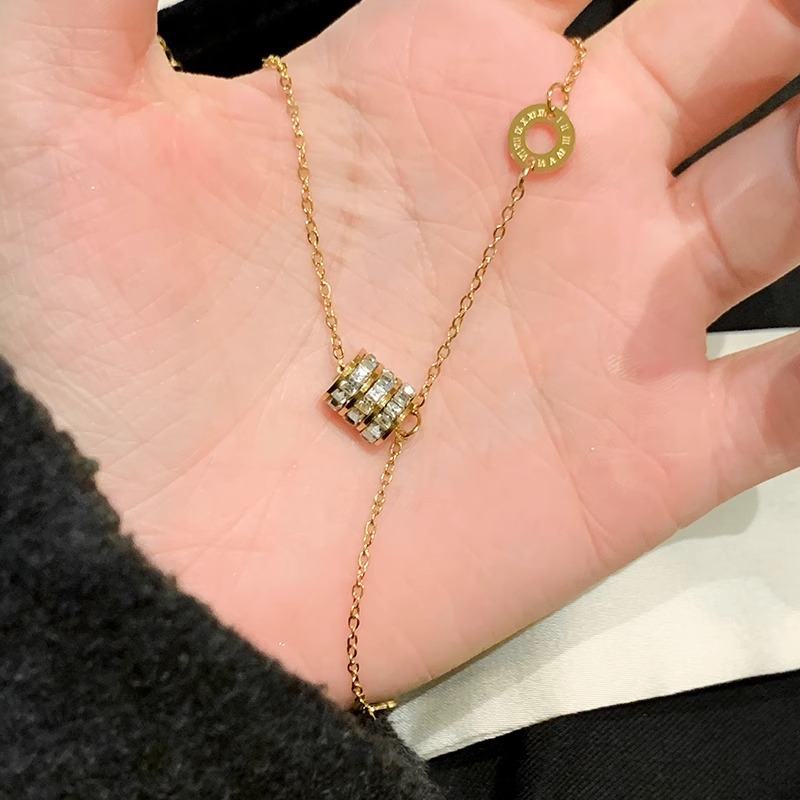 钛钢项链 2025新款金色小蛮腰气质项链轻奢时尚高级感流苏锁骨链