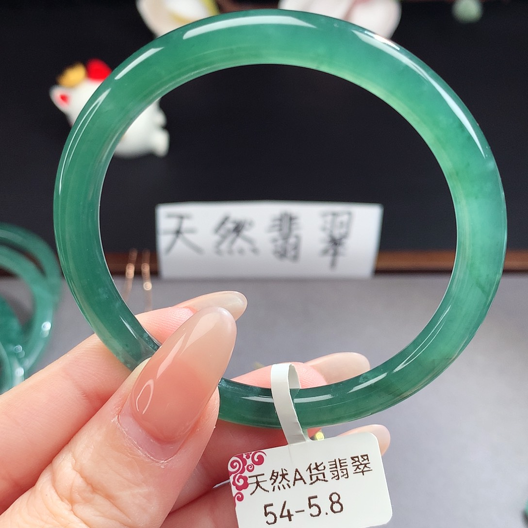 翡翠手镯（圆镯）未镶嵌