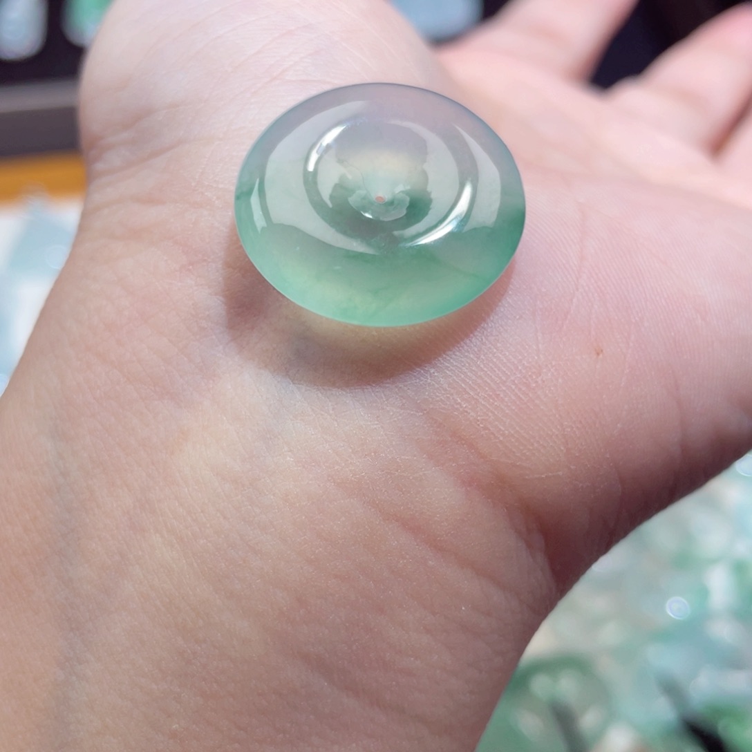 颈饰未镶嵌翡翠平安扣