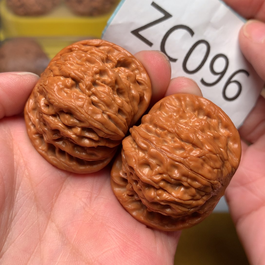 文玩核桃把件山地正磨40