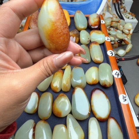 和田玉颈饰未镶嵌海**川