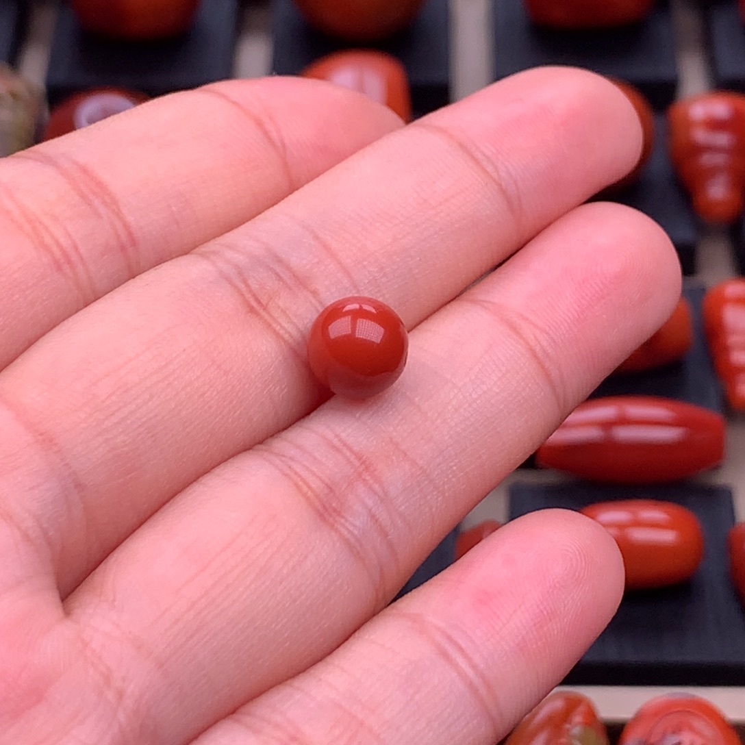 S***。南红玛瑙未镶嵌川料原矿圆珠8mm