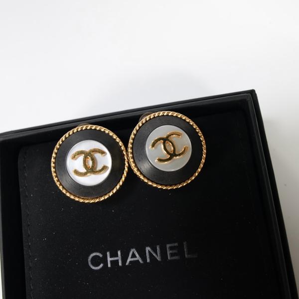 Chanel 黑金木纹圆形耳钉