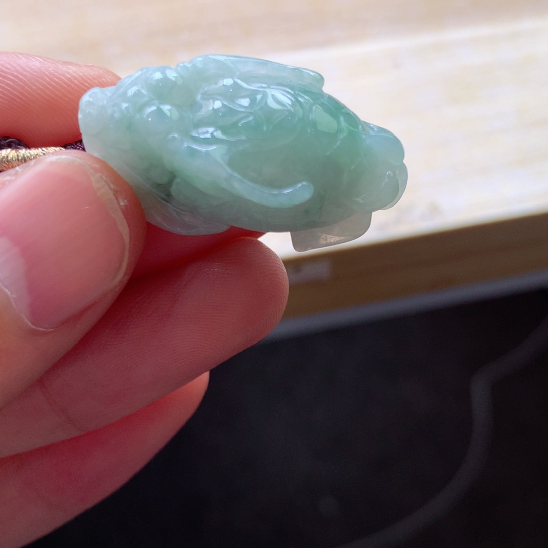 翡翠颈饰未镶嵌吊坠