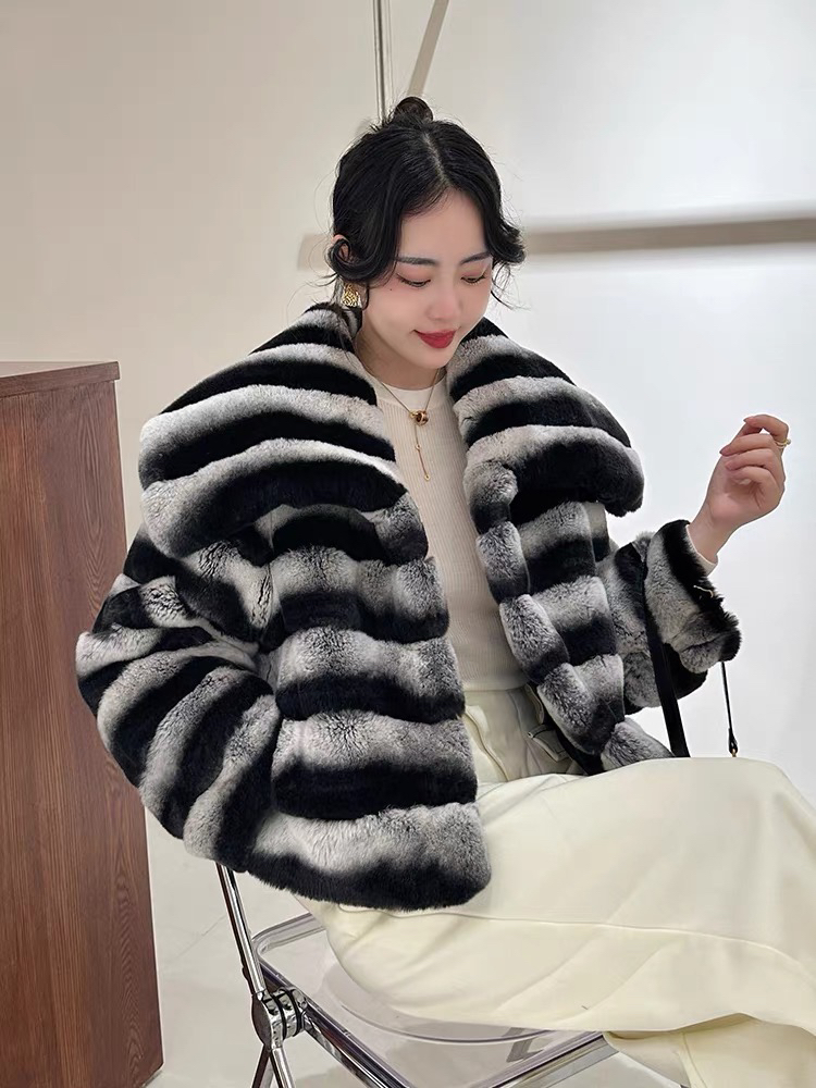 8802款冬季新品（天使之翼）高端獭兔龙猫外套