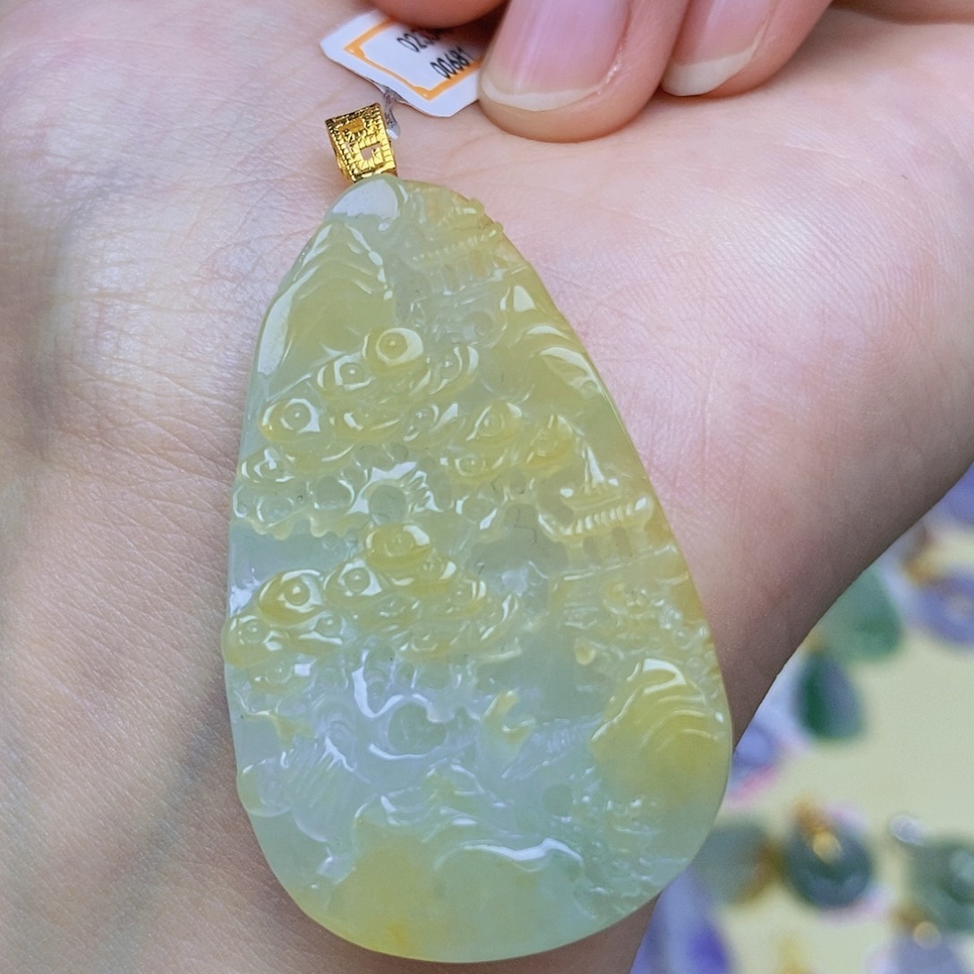 翡翠颈饰18K金镶嵌翡翠