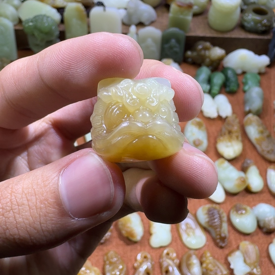 和田玉颈饰未镶嵌