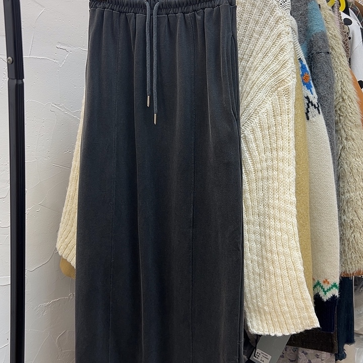 今天新款 深灰色半身裙卫裙